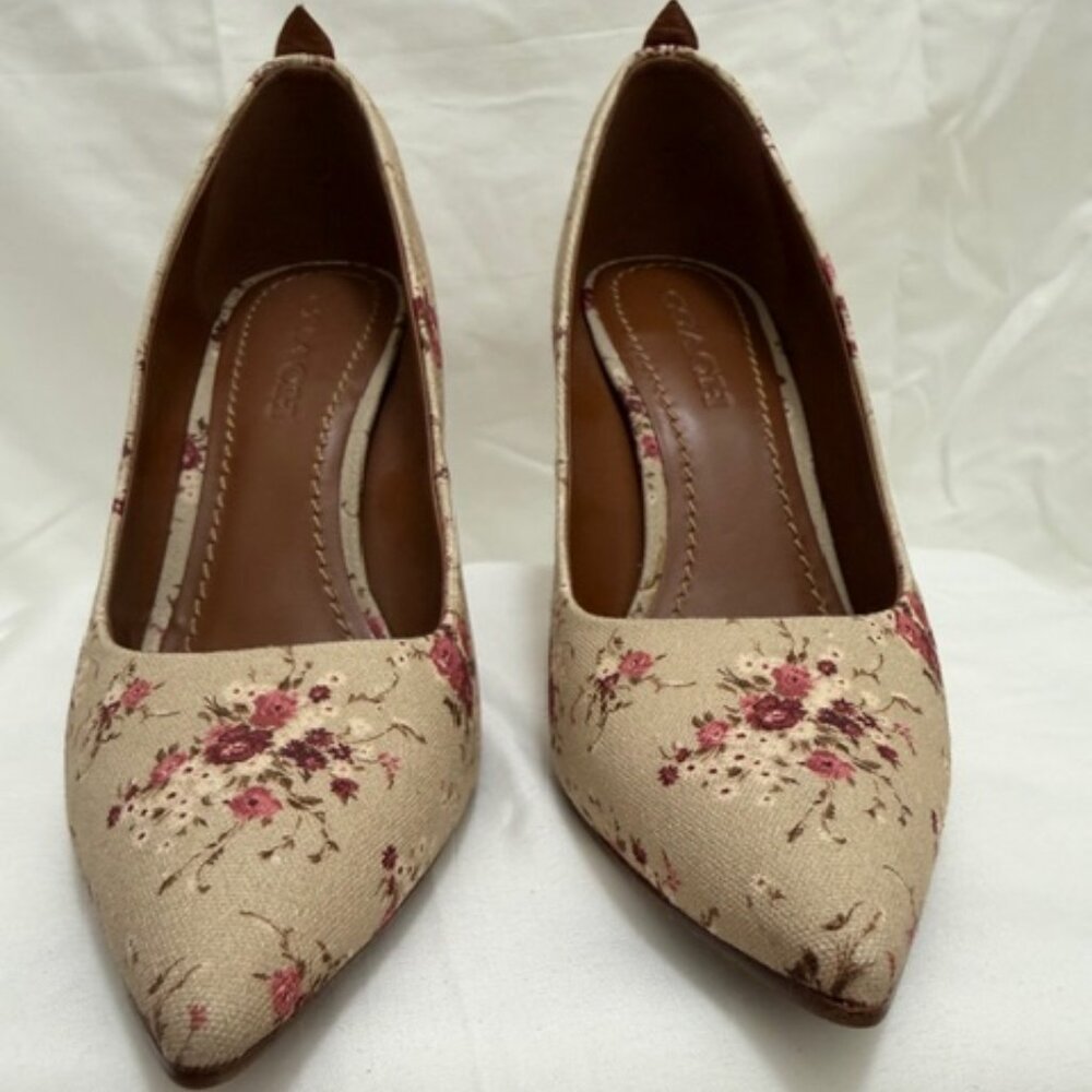 Coach Pump Shoes. Size 9B. Floral print in shades of pink and burgundy - Picture 2 of 14